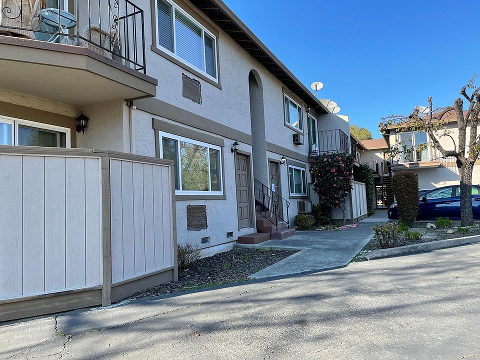 1st image of 1595 Brookvale Dr APT 9