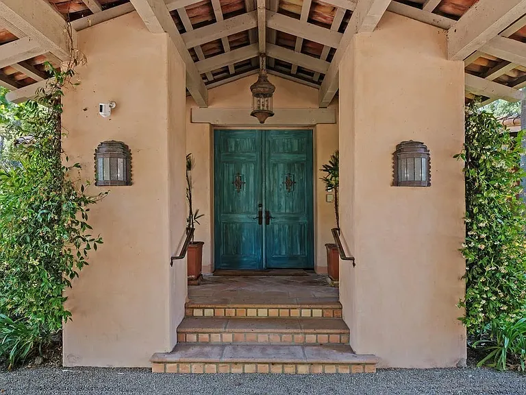 17240 Avenida De Acacias — Photo 2