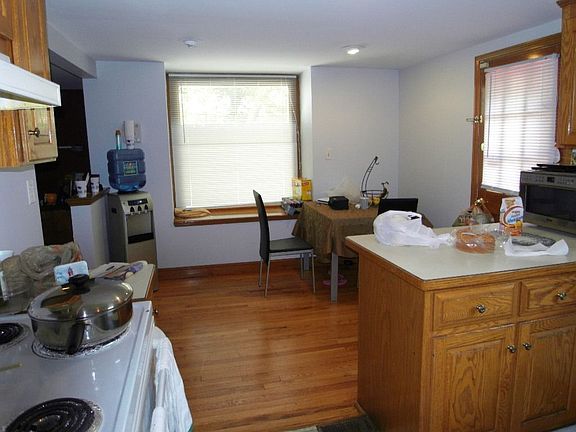 Dining area (bay window)
