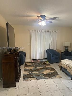 4th image of 5917 Pierce St #5919