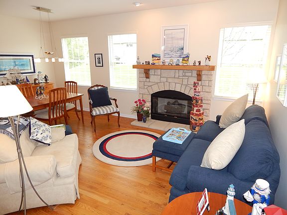 4th image of 2108 Carillon Dr