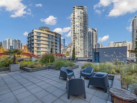 4th image of 1238 Seymour St #1010
