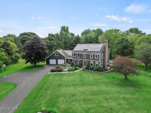 16 Cobblestone Drive, Queensbury, NY 12804