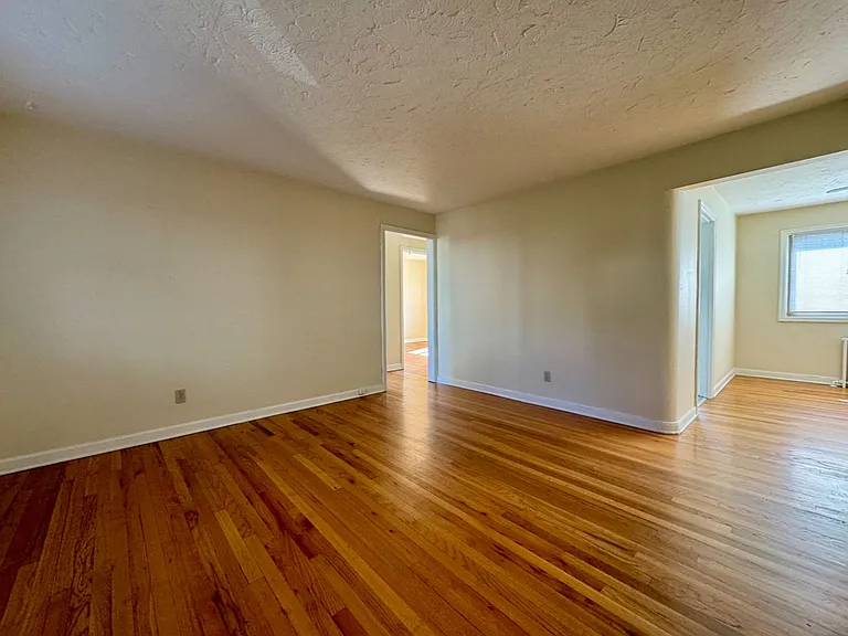 105 NE 61st Ave #5 — Photo 7