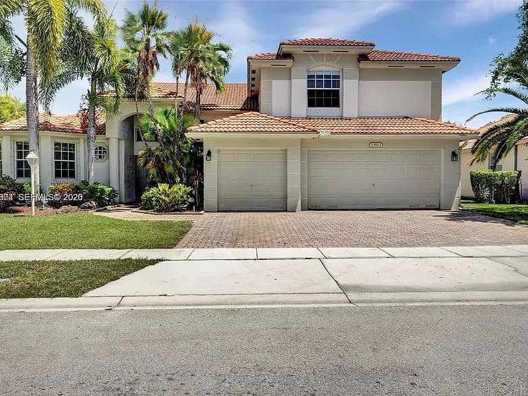 13813 NW 21st St — Photo 3