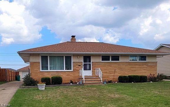 3rd image of 433 E Parkleigh Dr