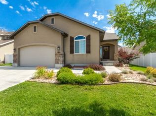 1821 S Demetro Dr, Clearfield, UT 84015