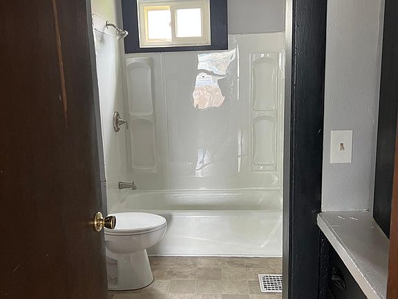 5th image of 2125 W Alice Ave