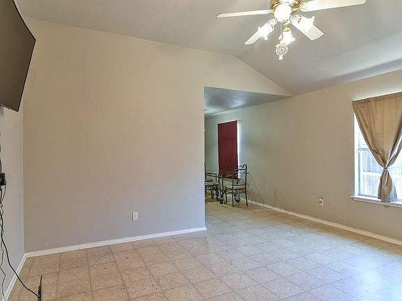 3rd image of 3116 Ronay Dr