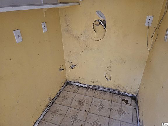4th image of 203 Rosewood Dr