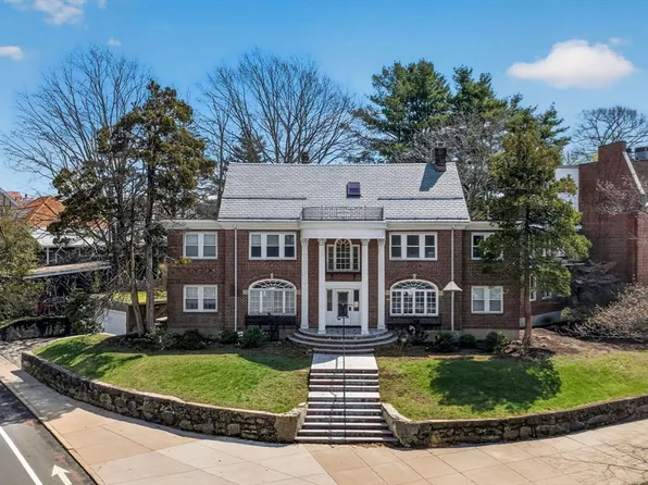 332 Jamaicaway APT 3, Boston, MA 02130