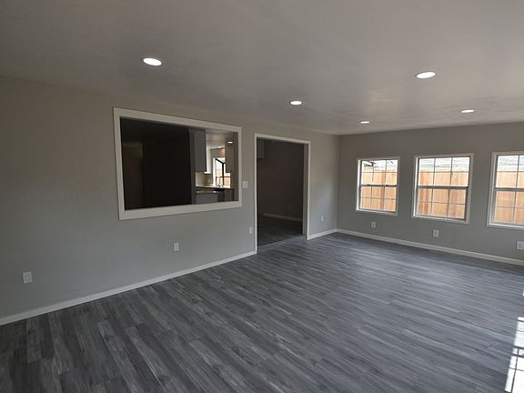 5th image of 8948 Aksarben Dr