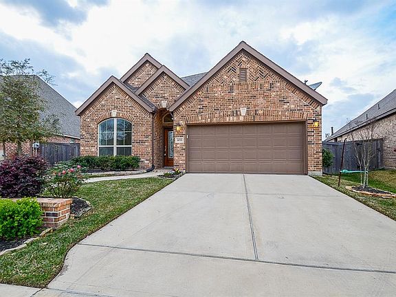 2nd image of 16755 Highland Country Dr