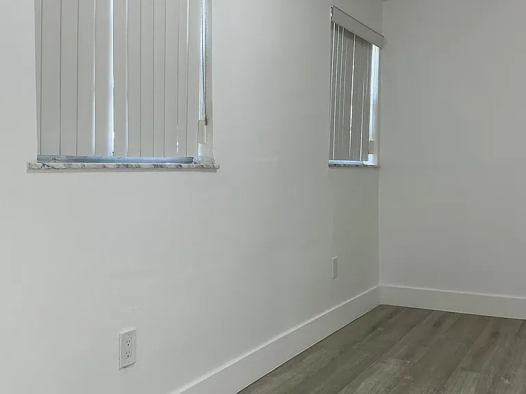 2605 Avenue F — Photo 5