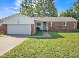 19 Edgemere Dr, Bristow, OK 74010