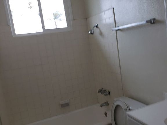 4th image of 631 Kirk Ave