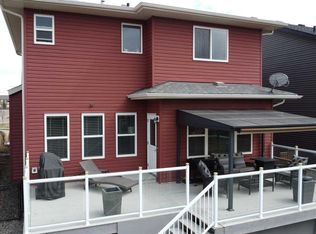 211 E Mountainview Dr, Okotoks, AB T1S0L6