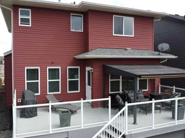 211 E Mountainview Dr, Okotoks, AB T1S 0L6