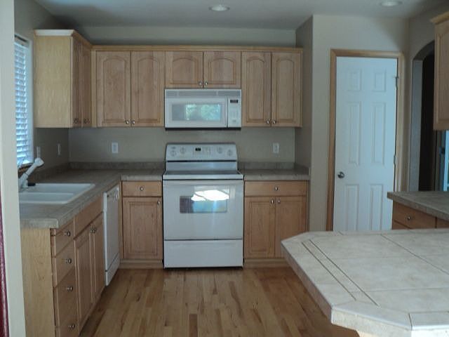 2nd image of 13944 Dogwood Ct