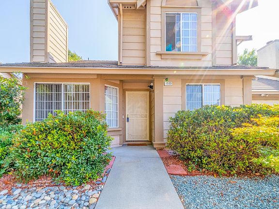 3rd image of 1533 Shumaker Way