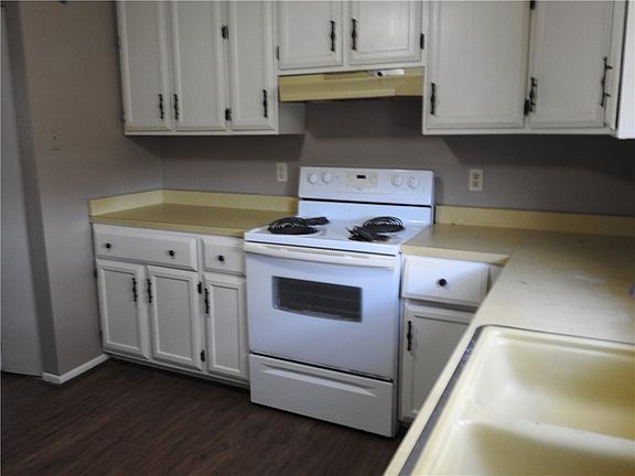 5th image of 208-210 Bucknell Ct