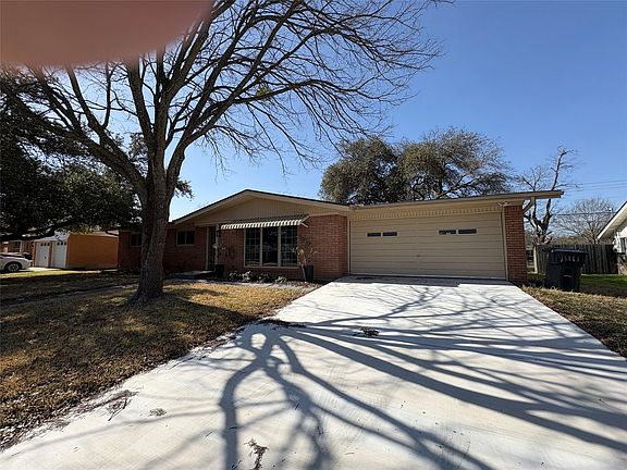 3rd image of 2112 Lenamon St