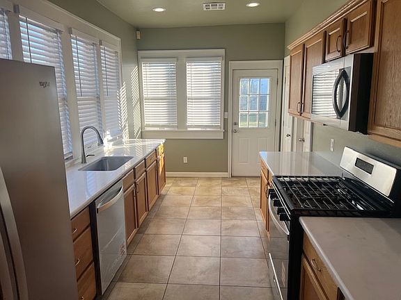 Kitchen, all new appliances and quartz counter top