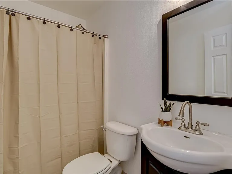 482 Connemara Trl — Photo 16