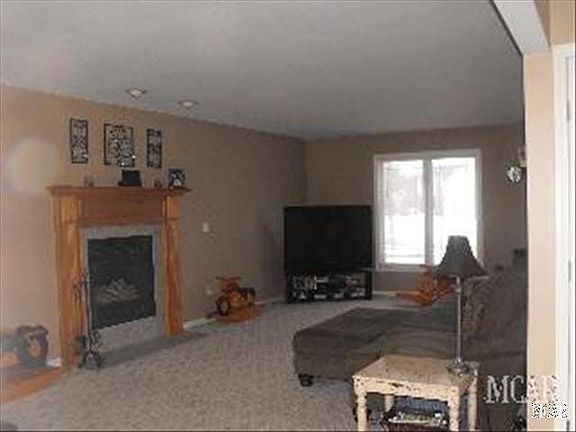 2nd image of 8253 Silver Ct