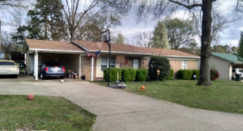 1st image of 137 Rosemary Dr