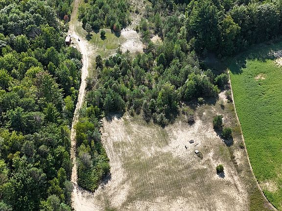 3rd image of 594 County Road 6 Rd N
