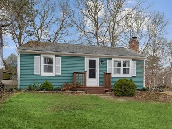 33 Wedgemere Rd, West Yarmouth, MA 02673