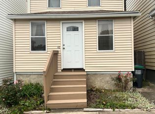 40 4th St, Kelayres, PA 18231