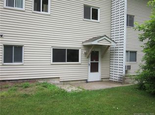 35 Harry Brook Vlg #35, New Milford, CT 06776