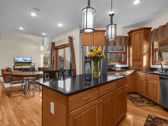5th image of 8539 Winding Creek Way