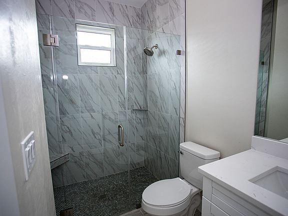 4th image of 8260 Cypress Dr N