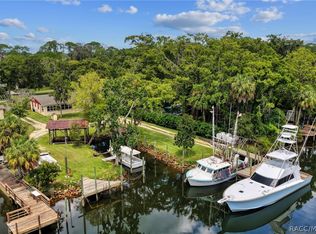 6503 Riverside Dr, Yankeetown, FL 34498