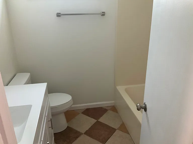 138 Witten Cir #A — Photo 7