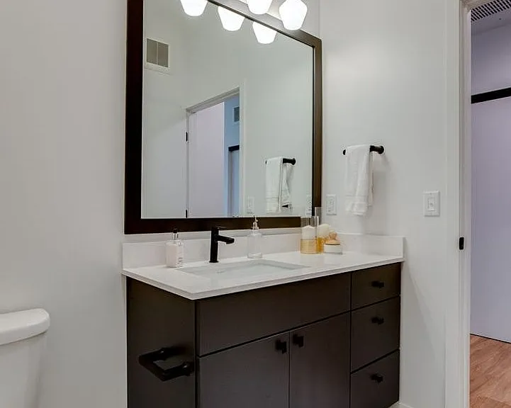 The Abbey Apartments — Photo 43