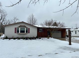 85 Haussauer Rd, Getzville, NY 14068