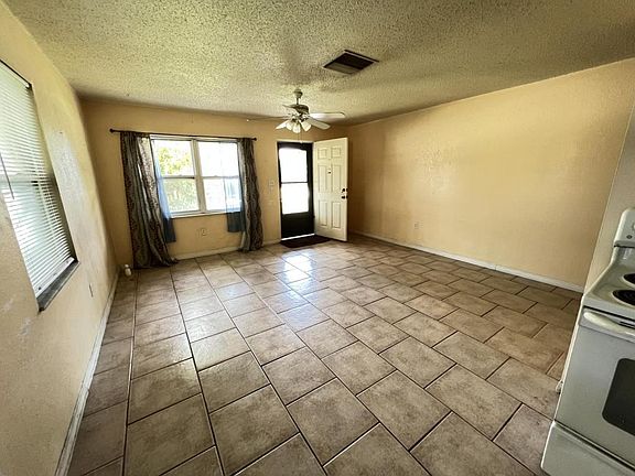 4th image of 427 W Alamo Dr