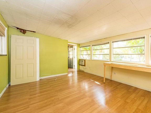 3rd image of 48 Bay Dr