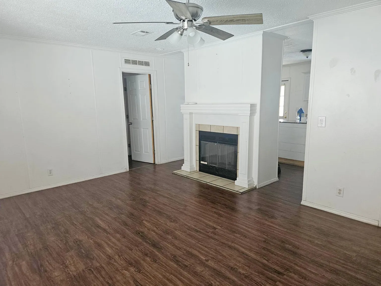 1 bed, 1.0 bath, 1344 sqft, $1,175 — Photo 3