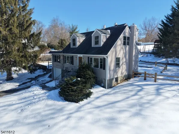 70 Suters Ln, Wayne, NJ 07470