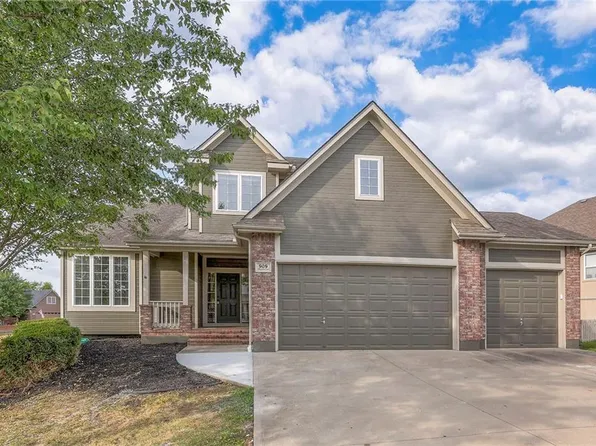 909 NW Magnolia Ln, Grain Valley, MO 64029