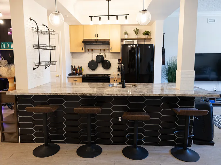 533 NE 3rd Ave #206 — Photo 3