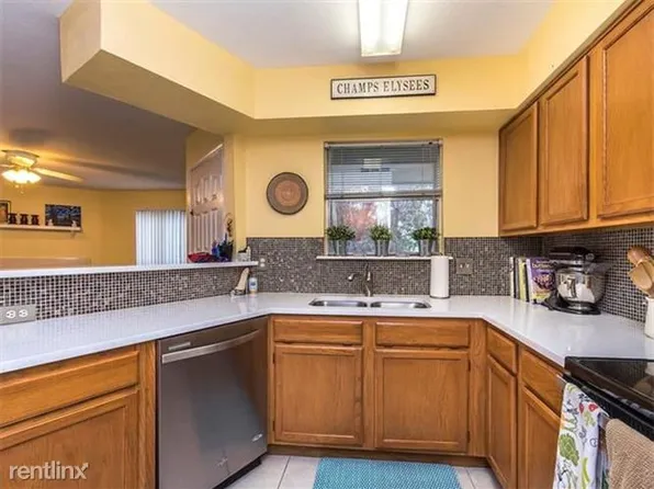 2450 Wickersham Ln APT 902, Austin, TX 78741