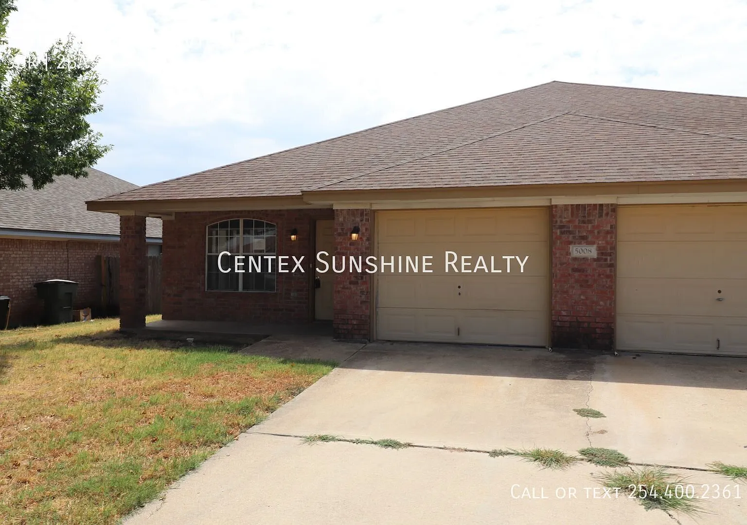 5008 John David Dr — Photo 1