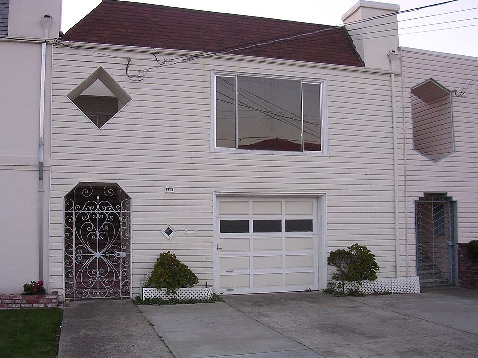1st image of 330 1st Ave