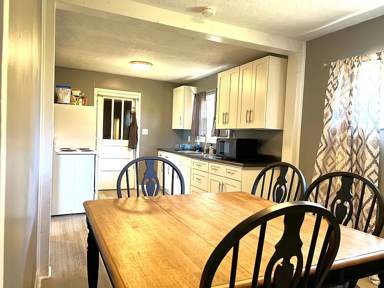 2638 Rahn Ave — Photo 4